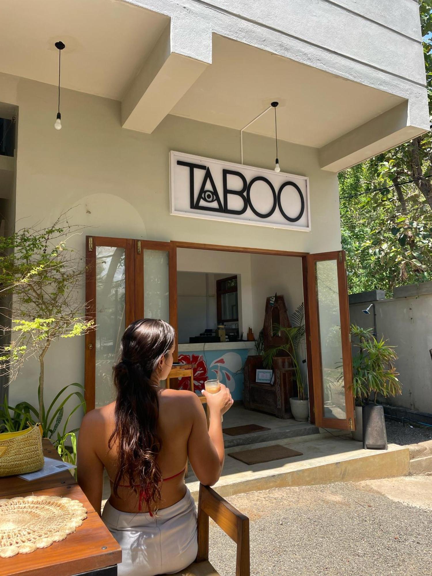 Taboo Hotel Диквела Екстериор снимка
